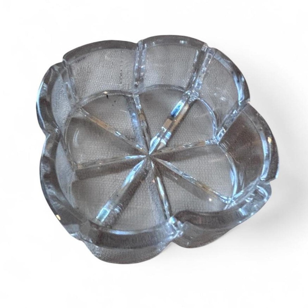 Vintage Clear Pressed Glass Flower Clover Trinket Candy Dish Bowl 4.5" Starburst - Picture 2 of 6